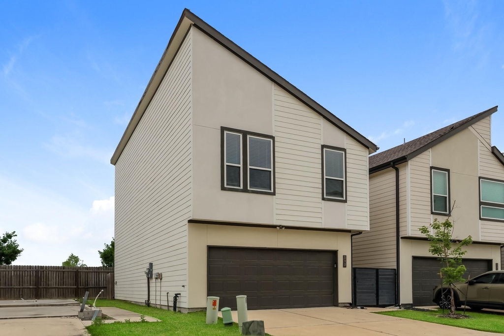373 N Centro Circle - Photo 1