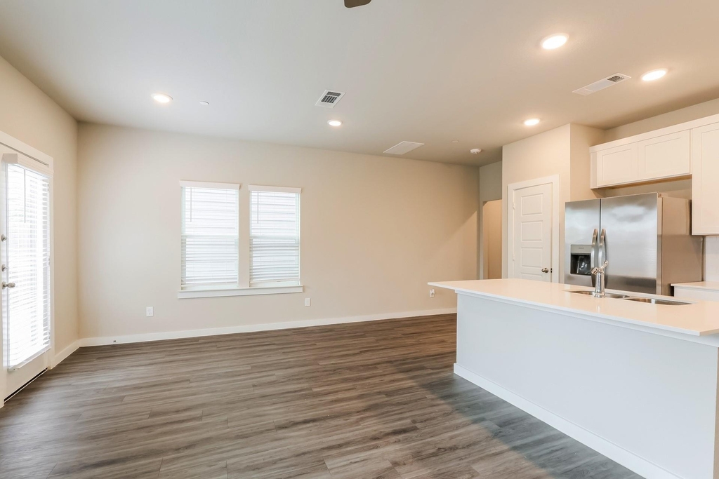 373 N Centro Circle - Photo 7