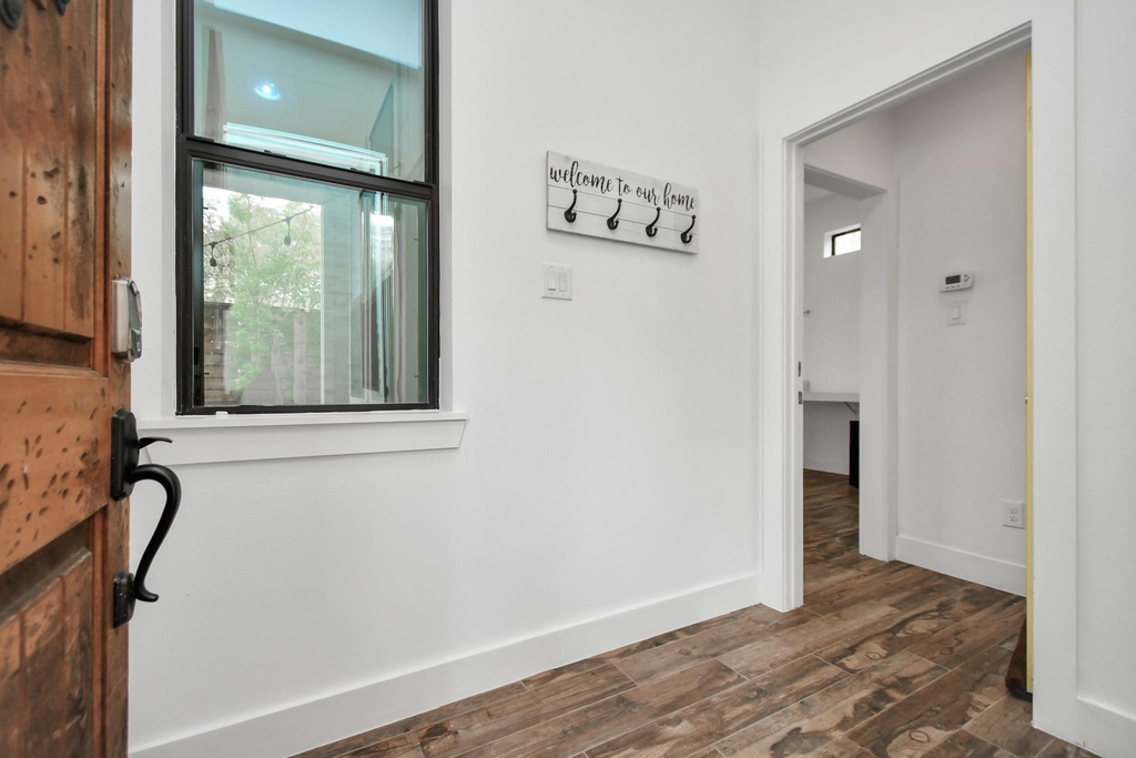 1705 Dunlavy Street - Photo 1