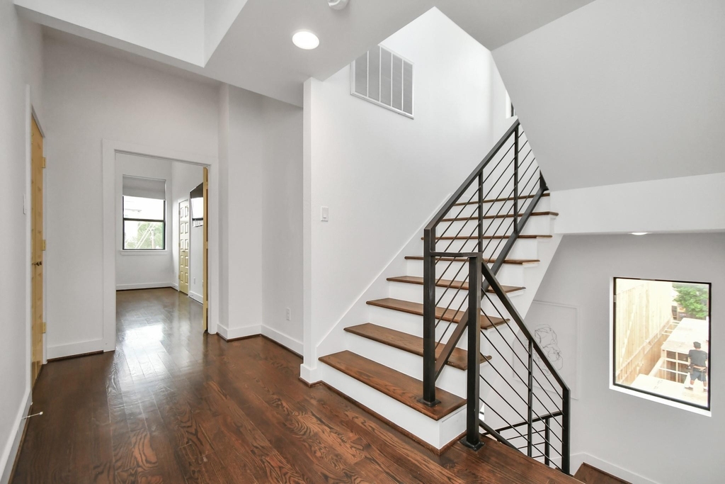 1705 Dunlavy Street - Photo 26