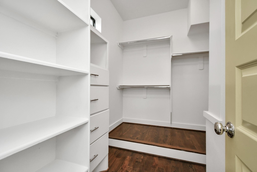 1705 Dunlavy Street - Photo 32
