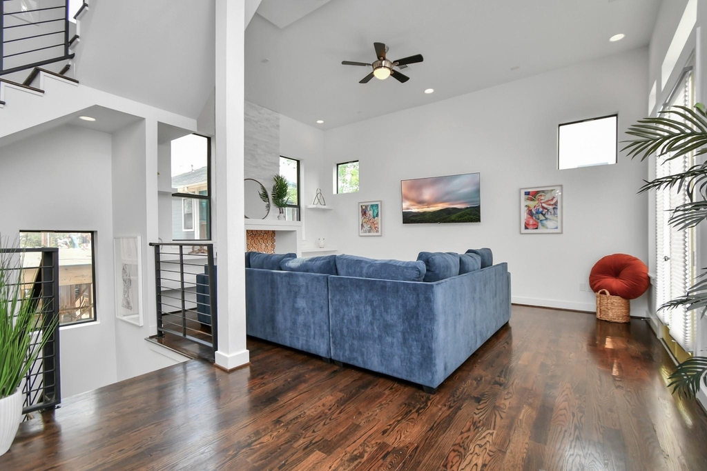 1705 Dunlavy Street - Photo 9