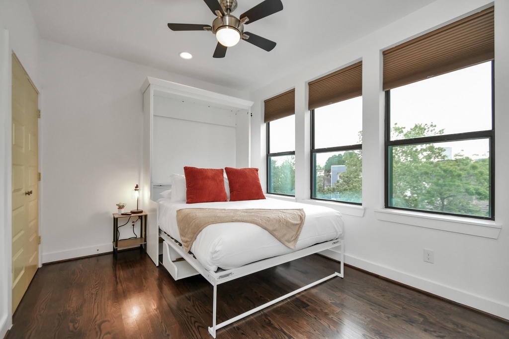 1705 Dunlavy Street - Photo 42