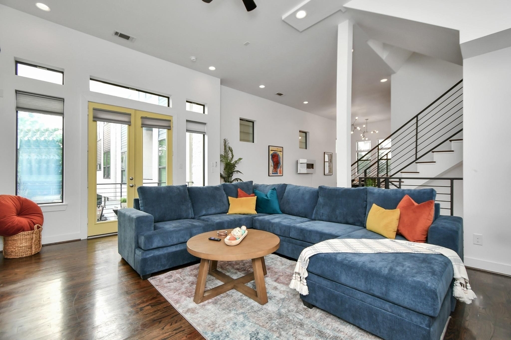 1705 Dunlavy Street - Photo 11