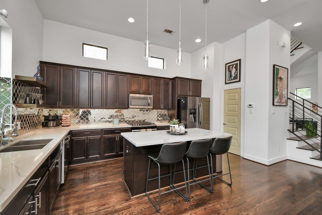 1705 Dunlavy Street - Photo 21
