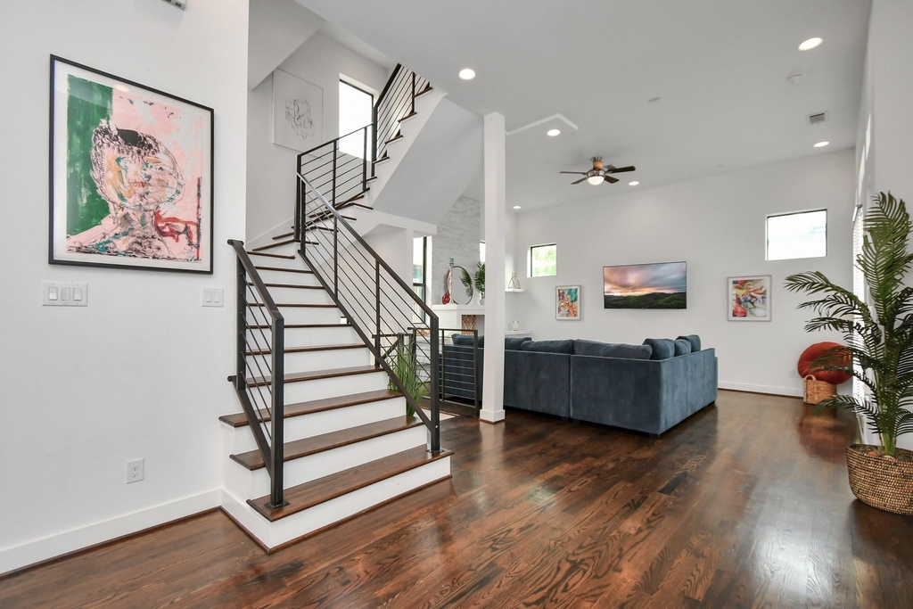 1705 Dunlavy Street - Photo 7
