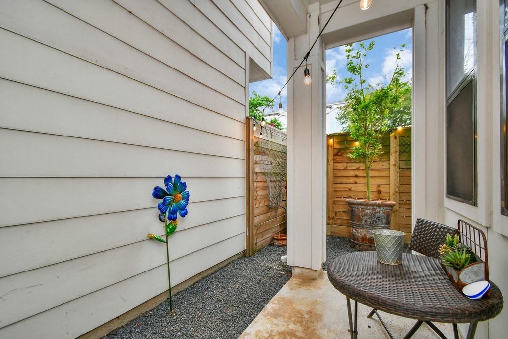 1705 Dunlavy Street - Photo 48