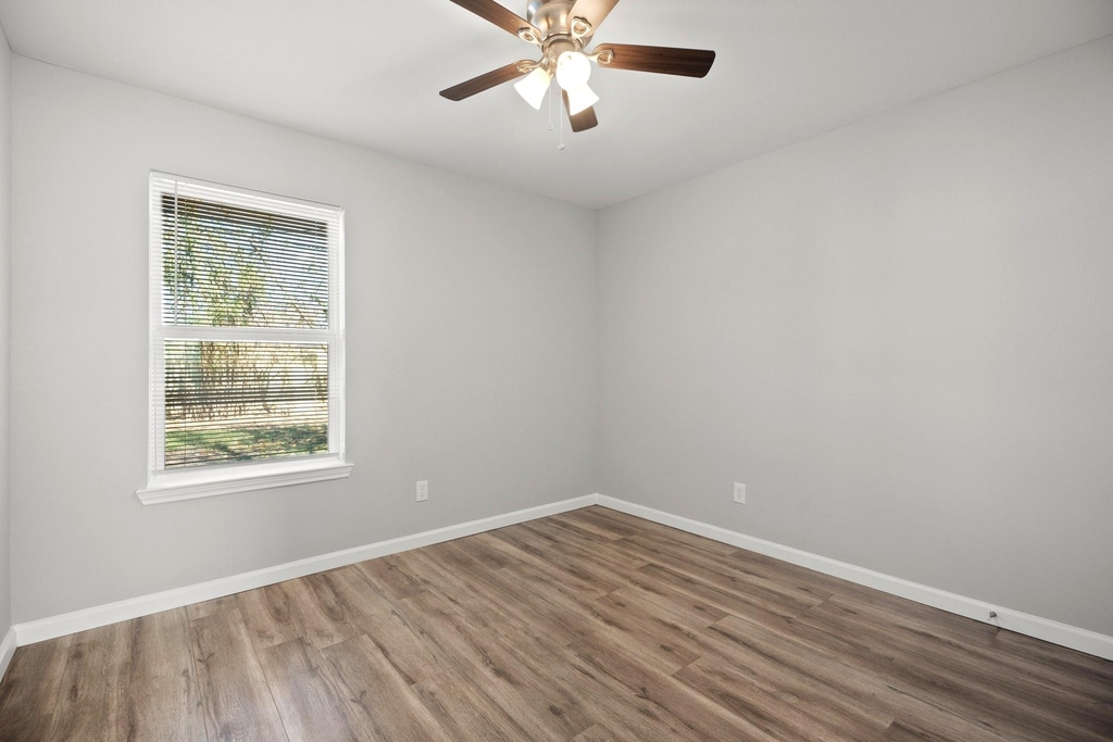 5123 Ridgeway Drive - Photo 13