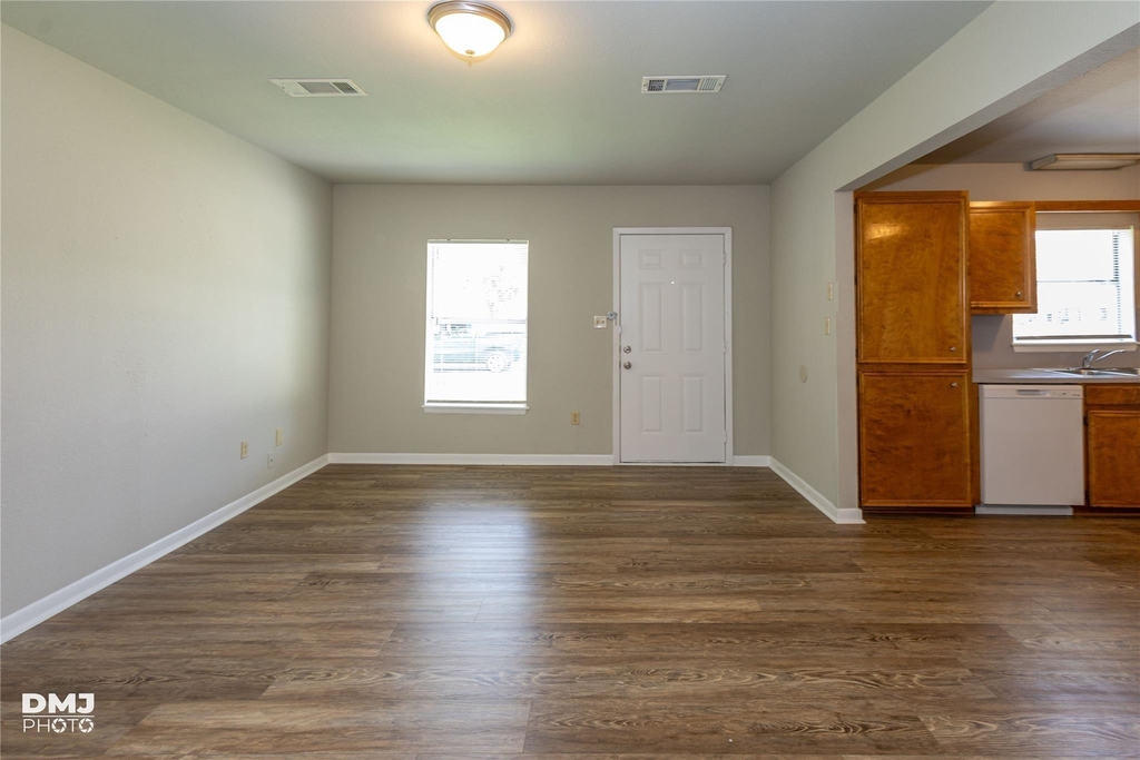 3140 Boyd Avenue - Photo 6