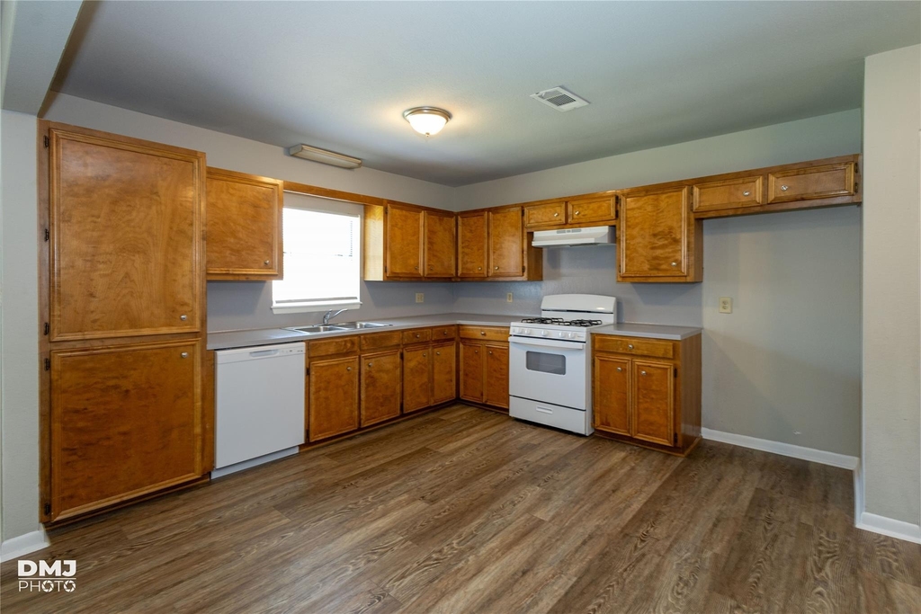 3140 Boyd Avenue - Photo 7