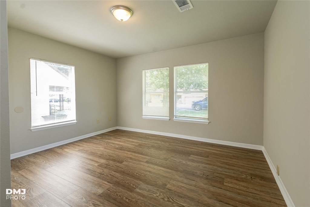 3140 Boyd Avenue - Photo 2