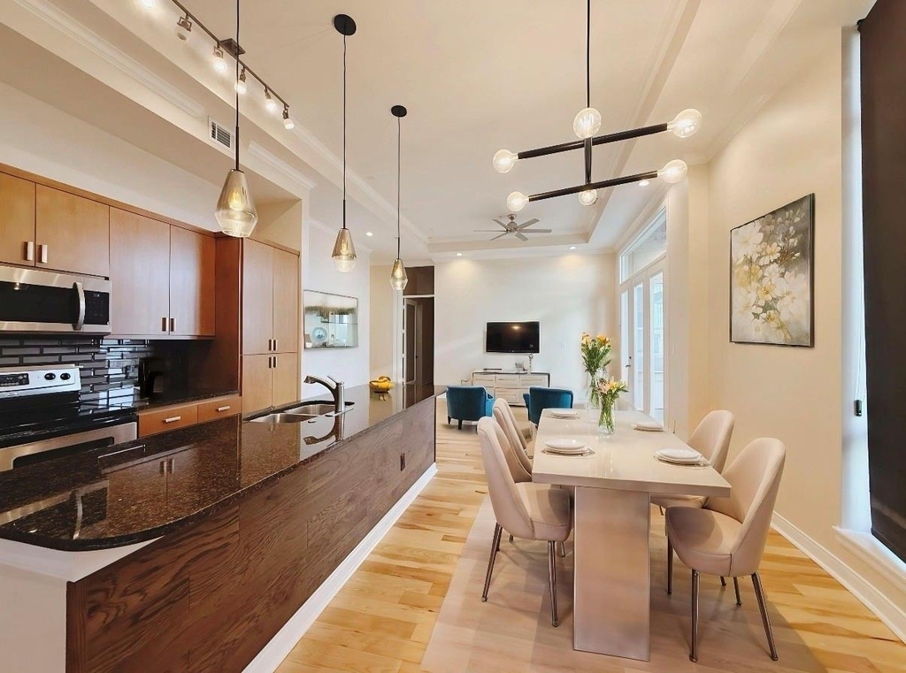 300 St Joseph Parkway - Photo 4