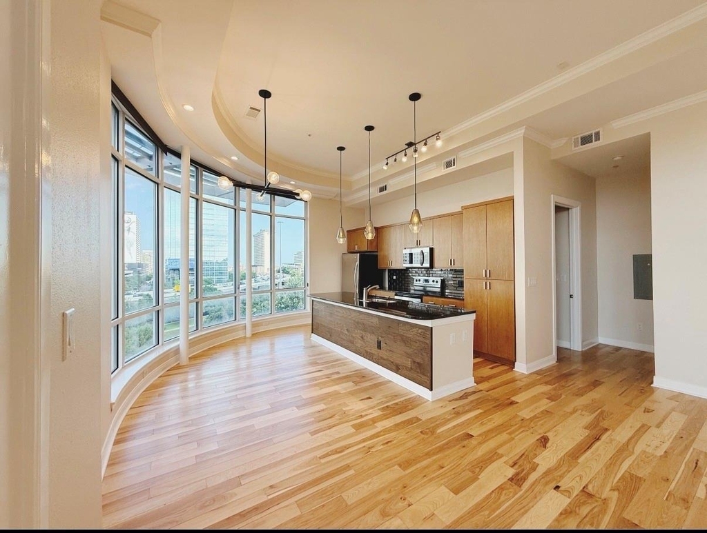 300 St Joseph Parkway - Photo 6