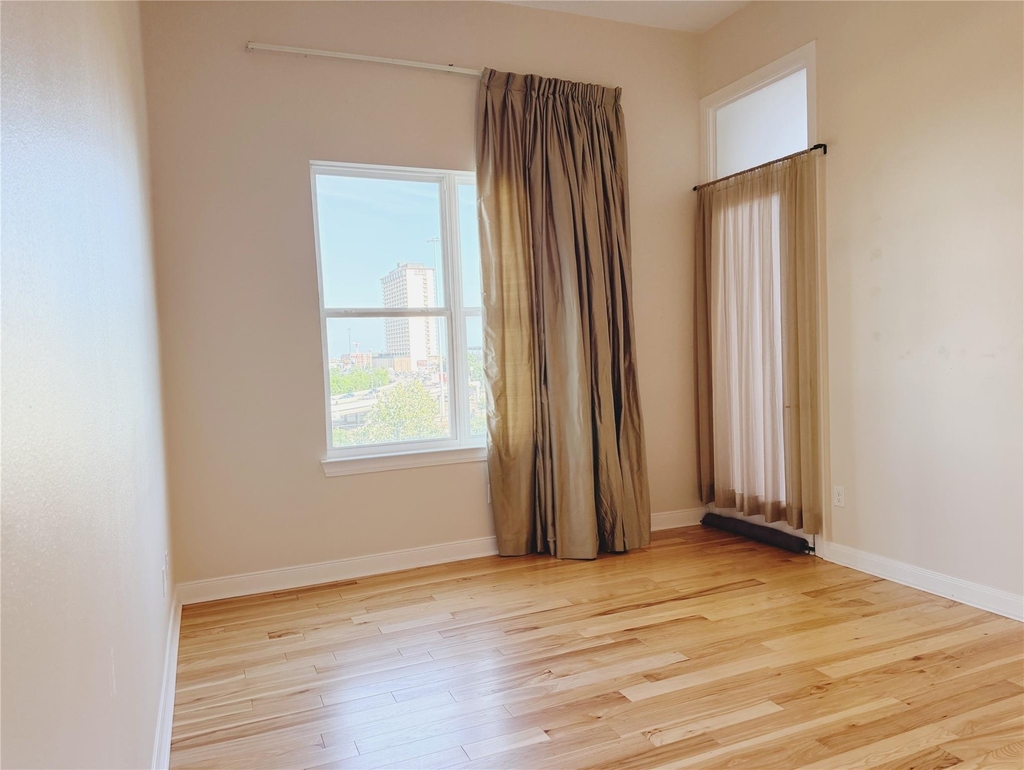300 St Joseph Parkway - Photo 15