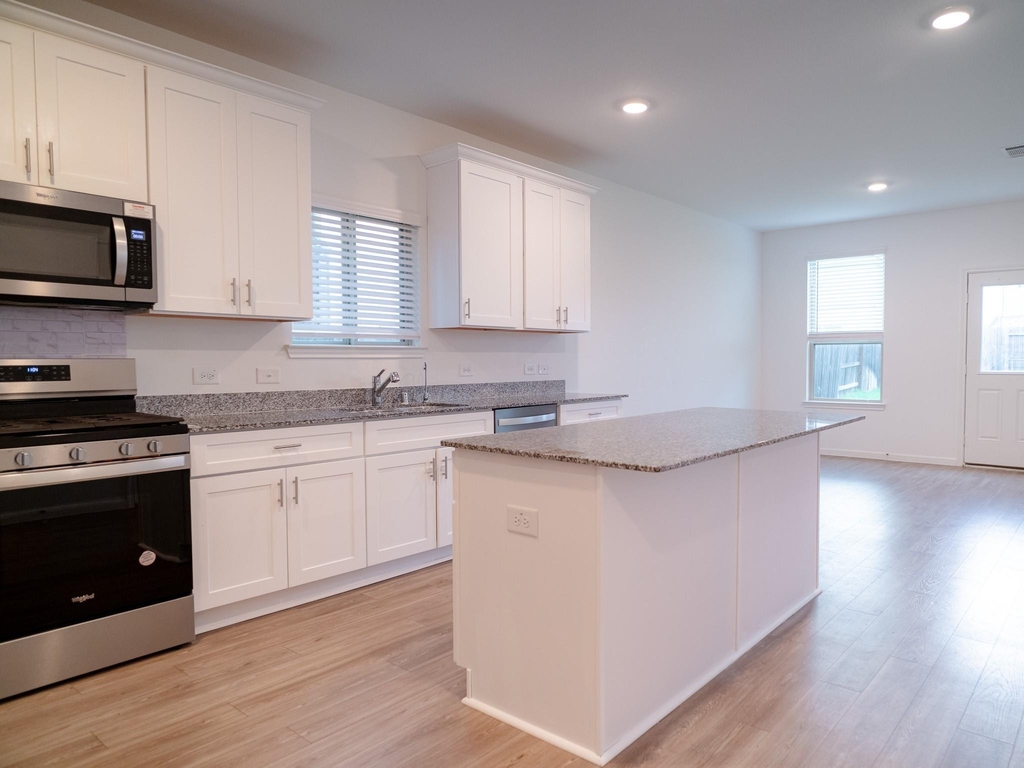 8214 Star Terrace Drive - Photo 15