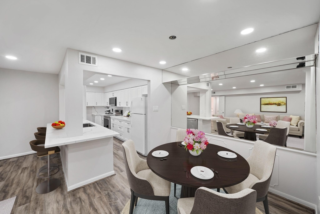 357 N Post Oak Lane - Photo 3