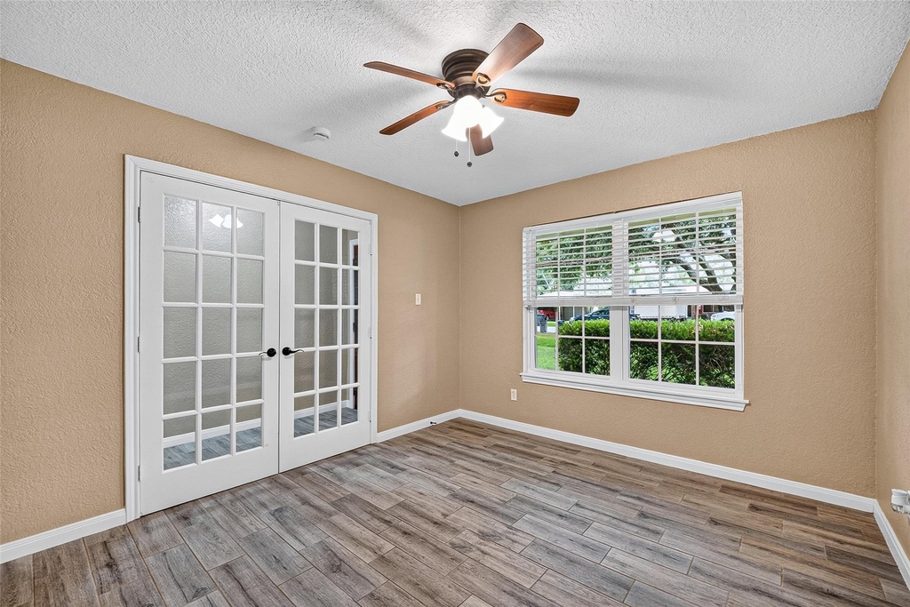 11911 24th Street - Photo 2