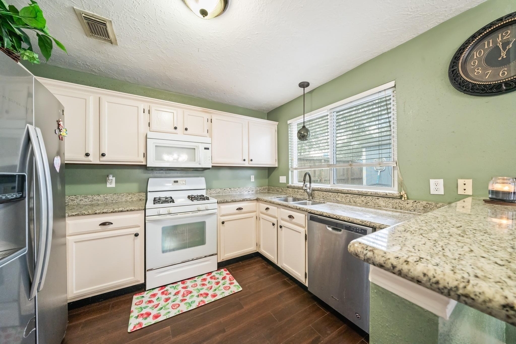 16170 Golden Sands Drive - Photo 11