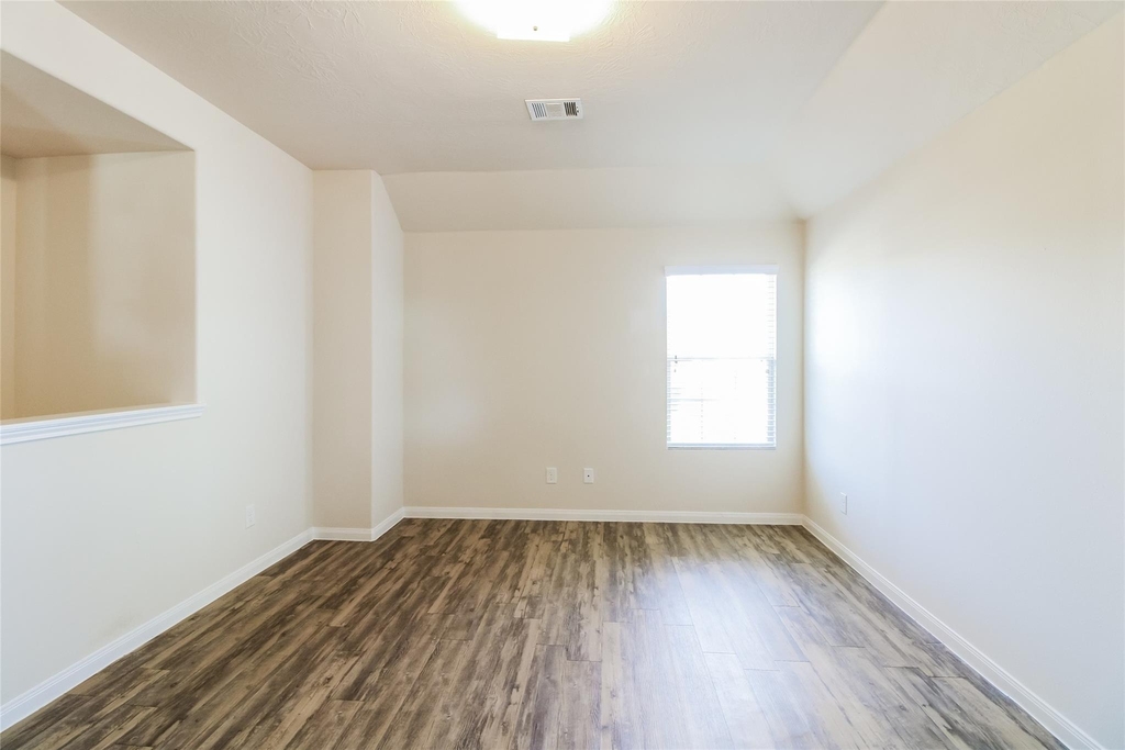 11911 Pia Drive - Photo 4