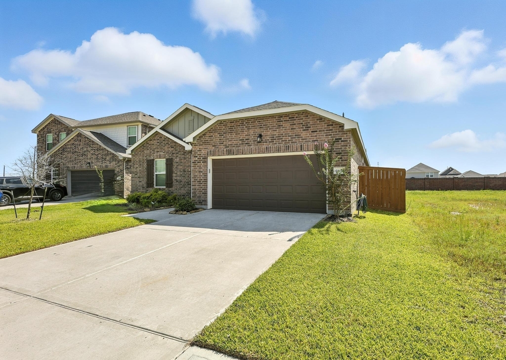 5830 Capri Forest Drive - Photo 2