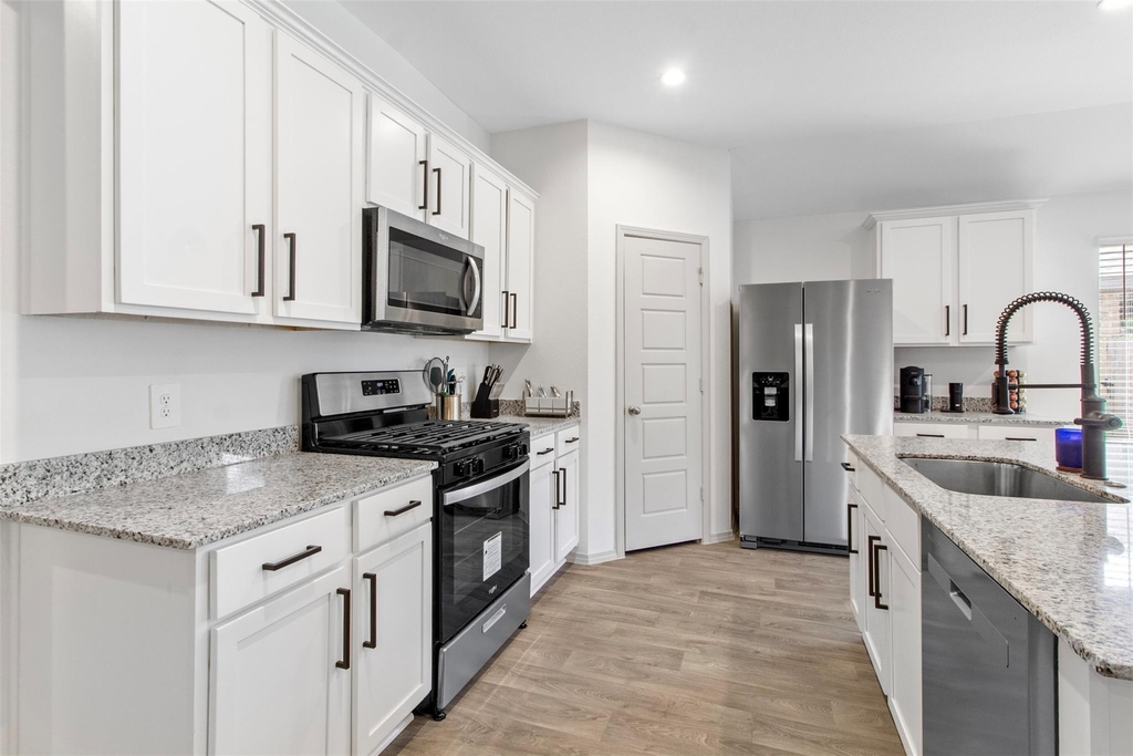 6685 Riplee Street - Photo 11