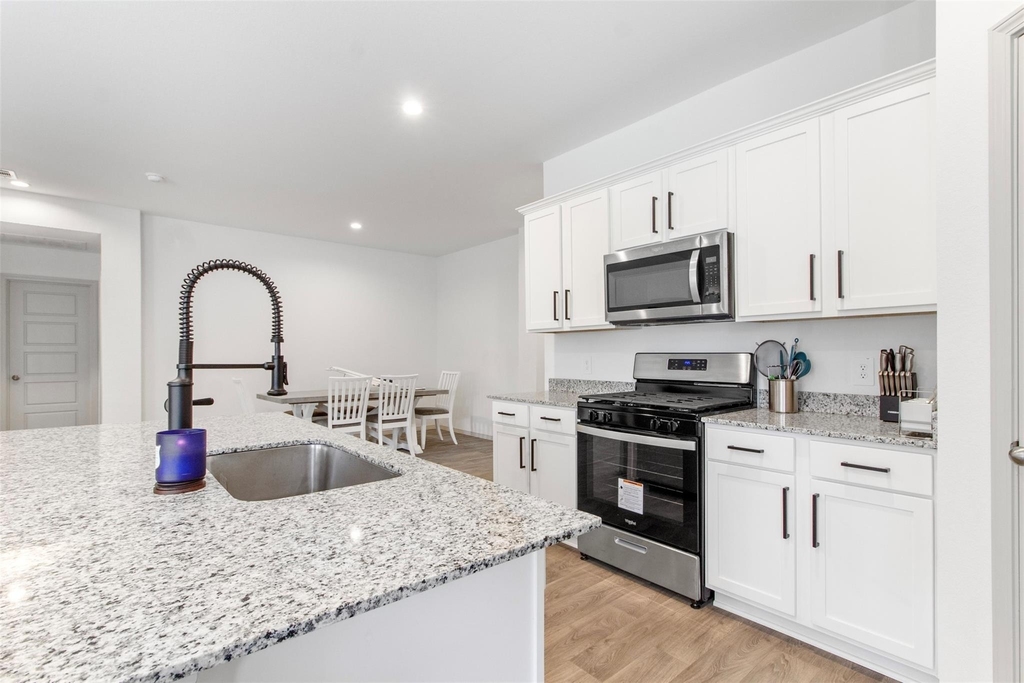 6685 Riplee Street - Photo 9