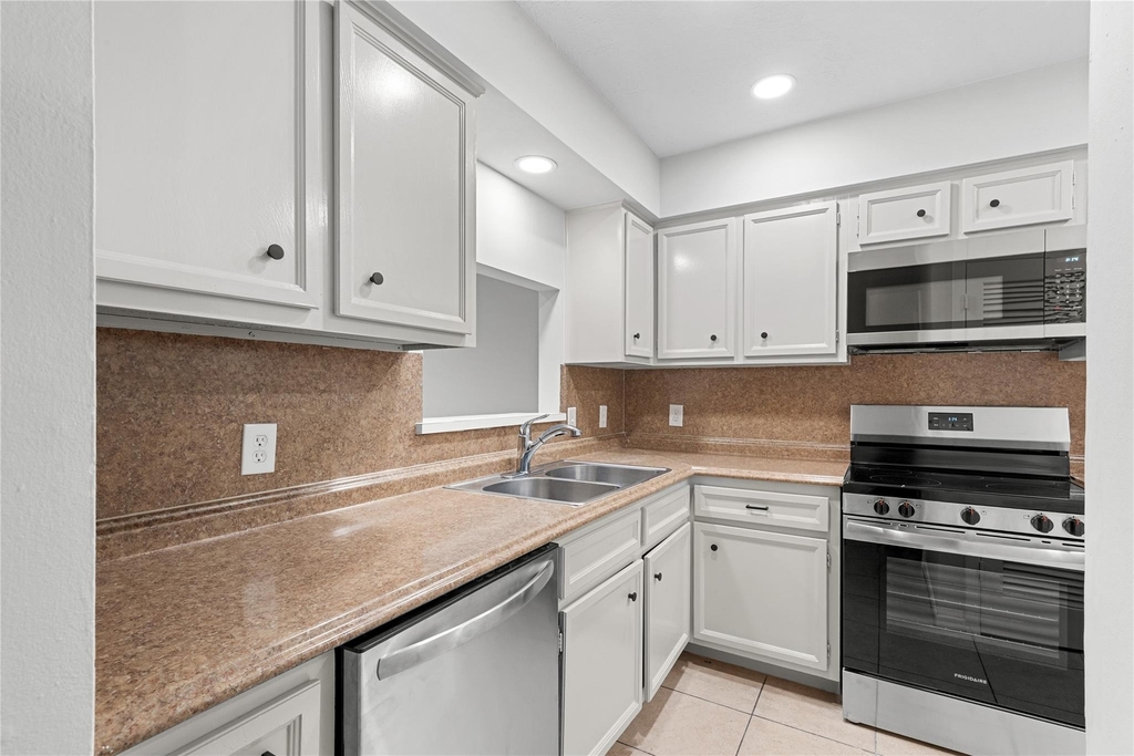 9306 Tooley Drive - Photo 8