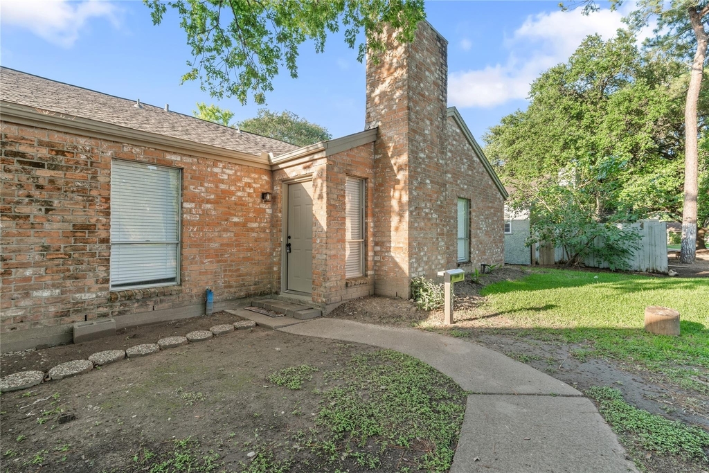 9306 Tooley Drive - Photo 3