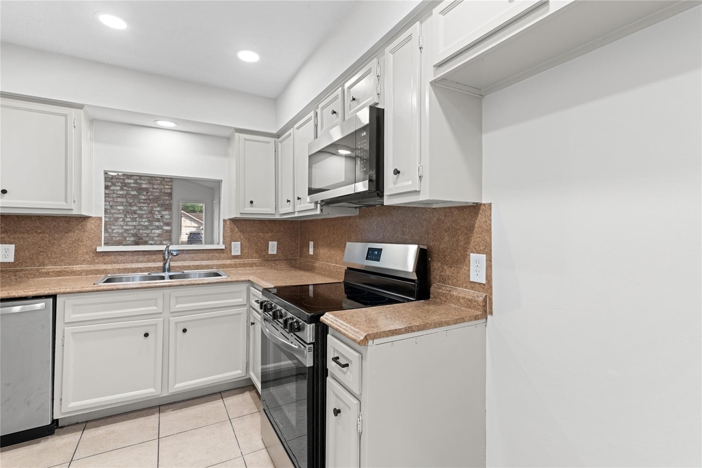 9306 Tooley Drive - Photo 11