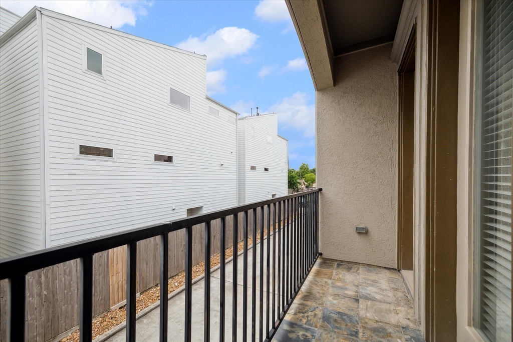 430 N Live Oak Street - Photo 18