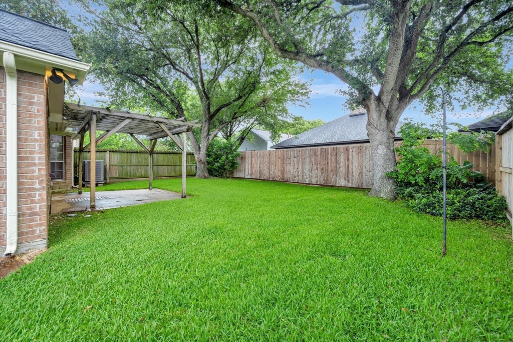 2421 Baycrest Drive - Photo 32