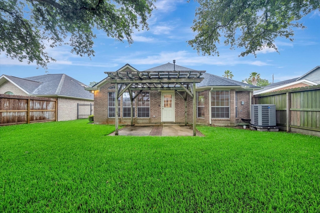 2421 Baycrest Drive - Photo 34