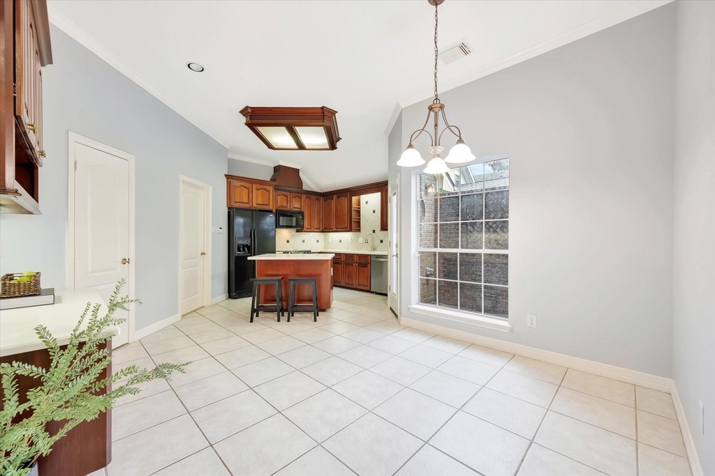 2421 Baycrest Drive - Photo 9