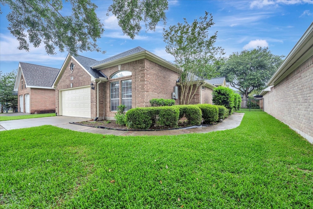 2421 Baycrest Drive - Photo 1