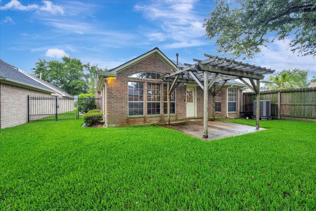 2421 Baycrest Drive - Photo 33