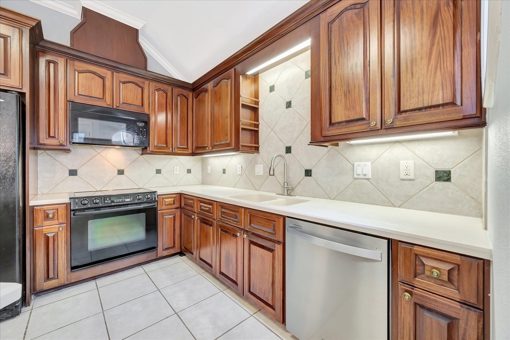 2421 Baycrest Drive - Photo 14