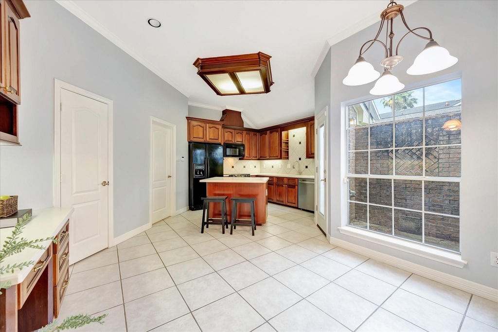 2421 Baycrest Drive - Photo 12