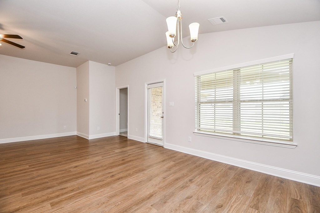 2700 Diamond Reef Lane - Photo 4