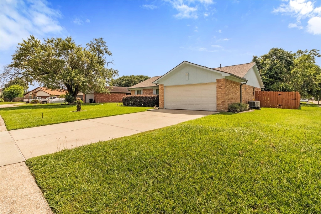 16319 Pitch Pine Drive - Photo 2