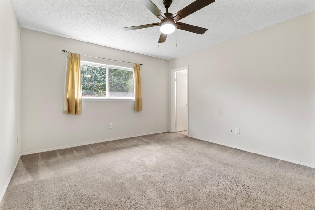 16319 Pitch Pine Drive - Photo 15