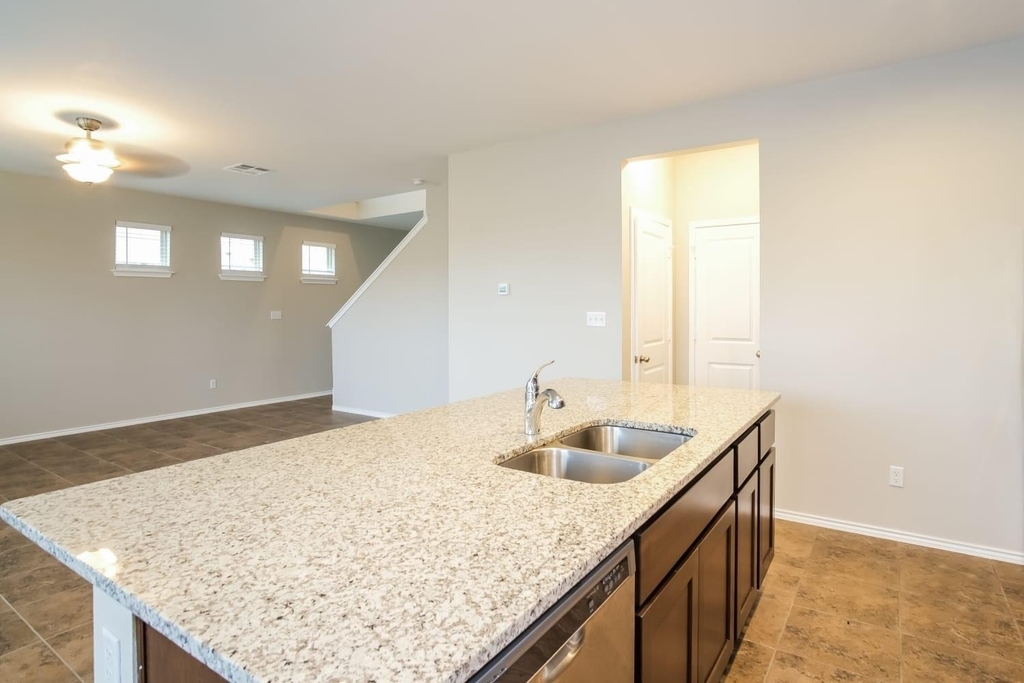 3651 Sandy Brook Drive - Photo 4
