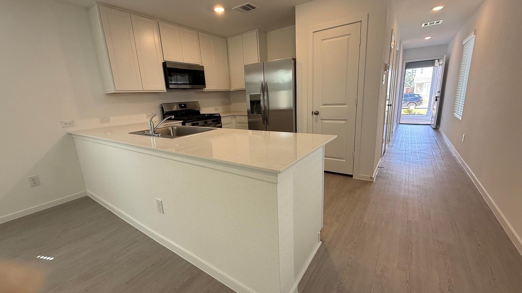 912 Pertuso Lane - Photo 4