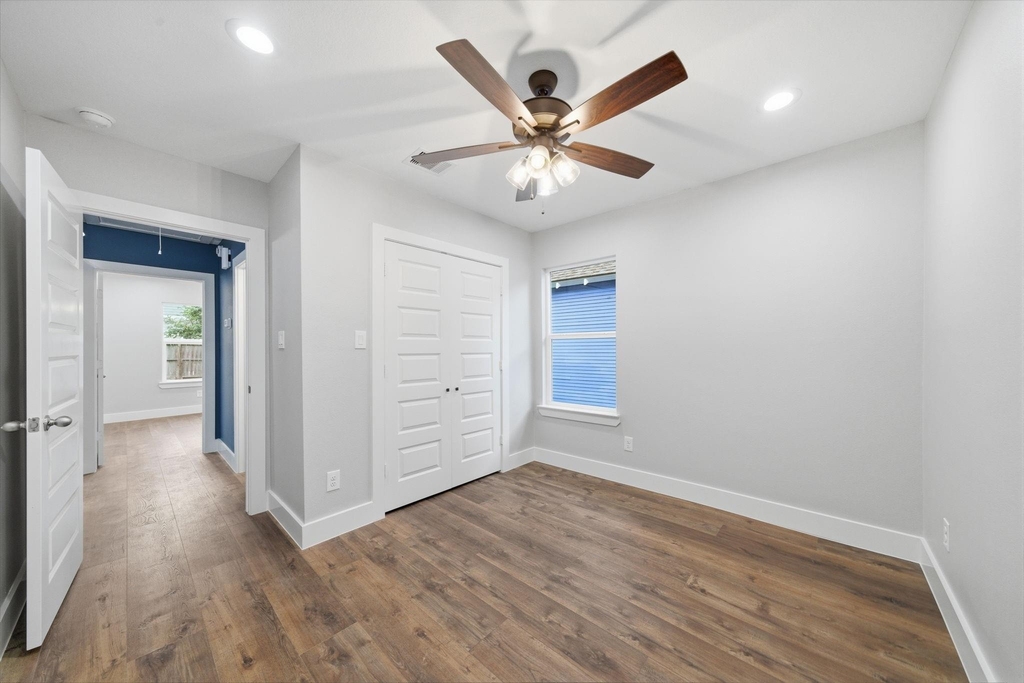 1210 Crockett Street - Photo 11