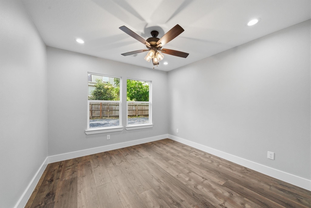 1210 Crockett Street - Photo 13
