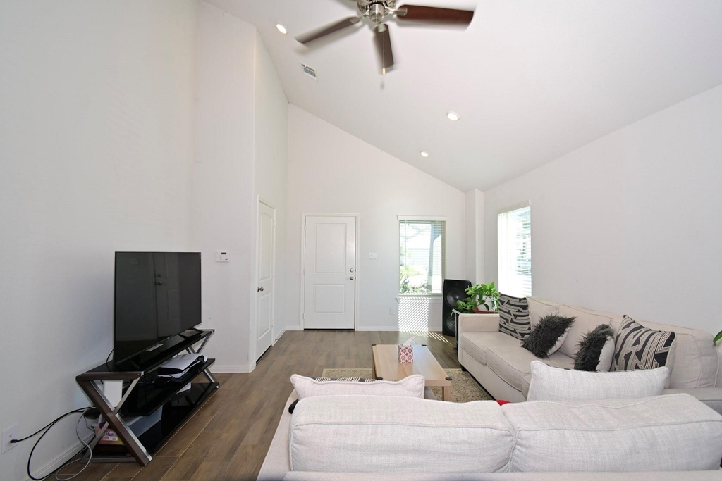 21534 Cypress Trellis Drive - Photo 9