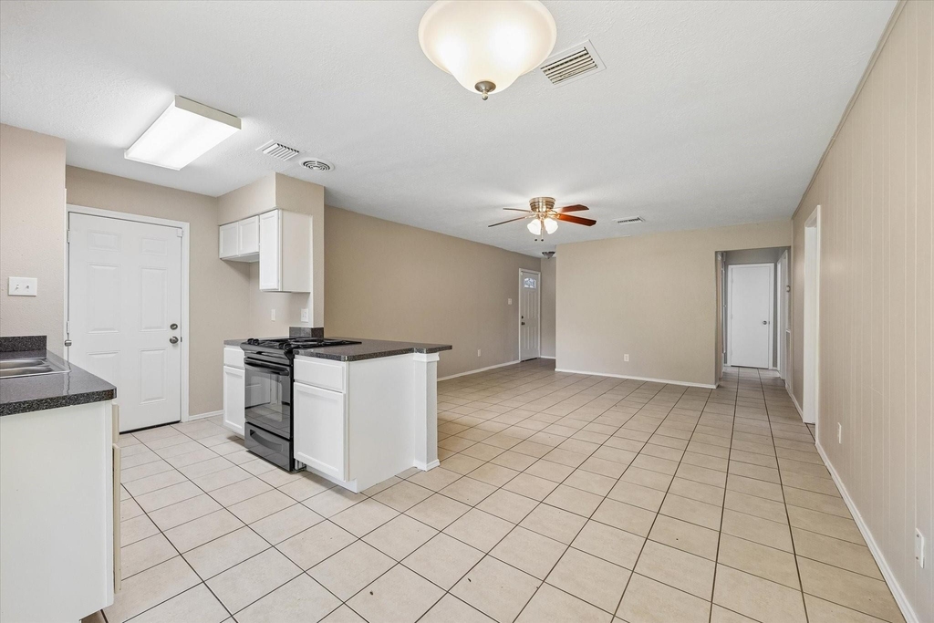 15110 Buxley Street - Photo 1