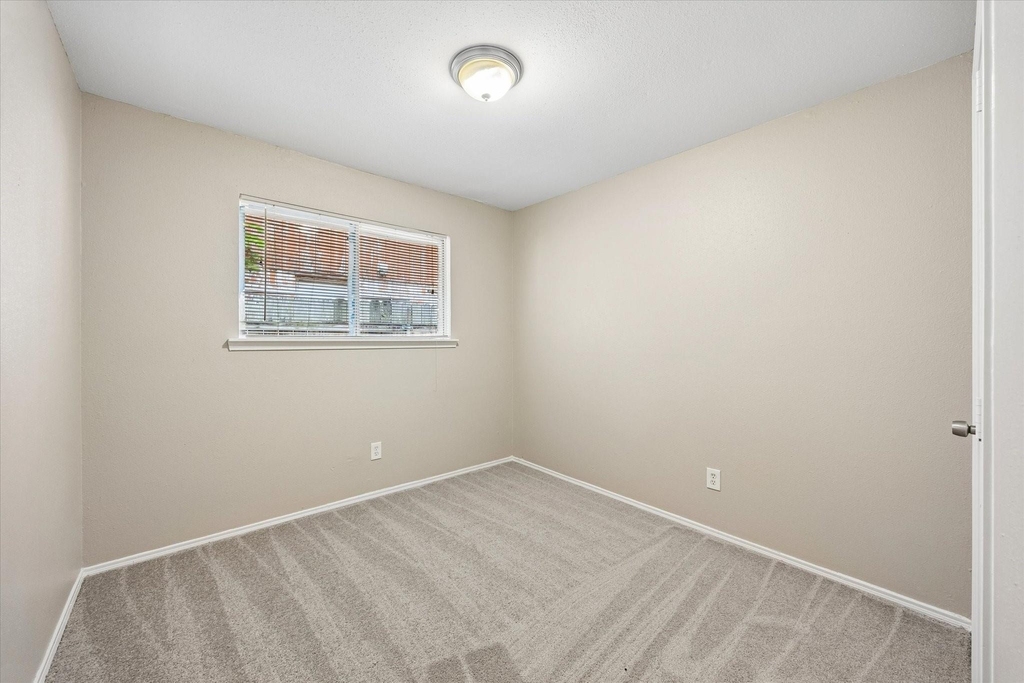 15110 Buxley Street - Photo 7