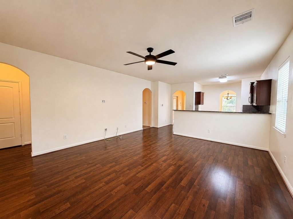 8739 Leclaire Meadow Drive - Photo 9