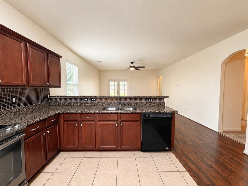 8739 Leclaire Meadow Drive - Photo 6
