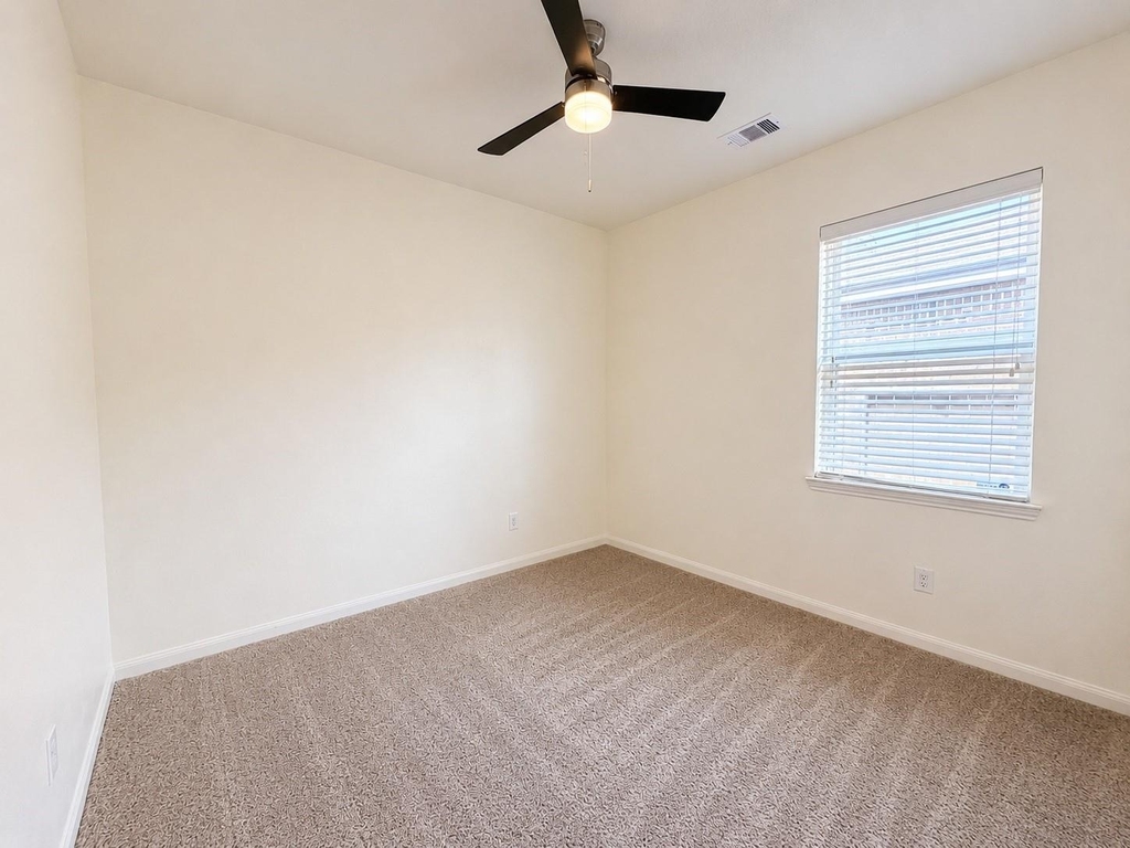 8739 Leclaire Meadow Drive - Photo 15